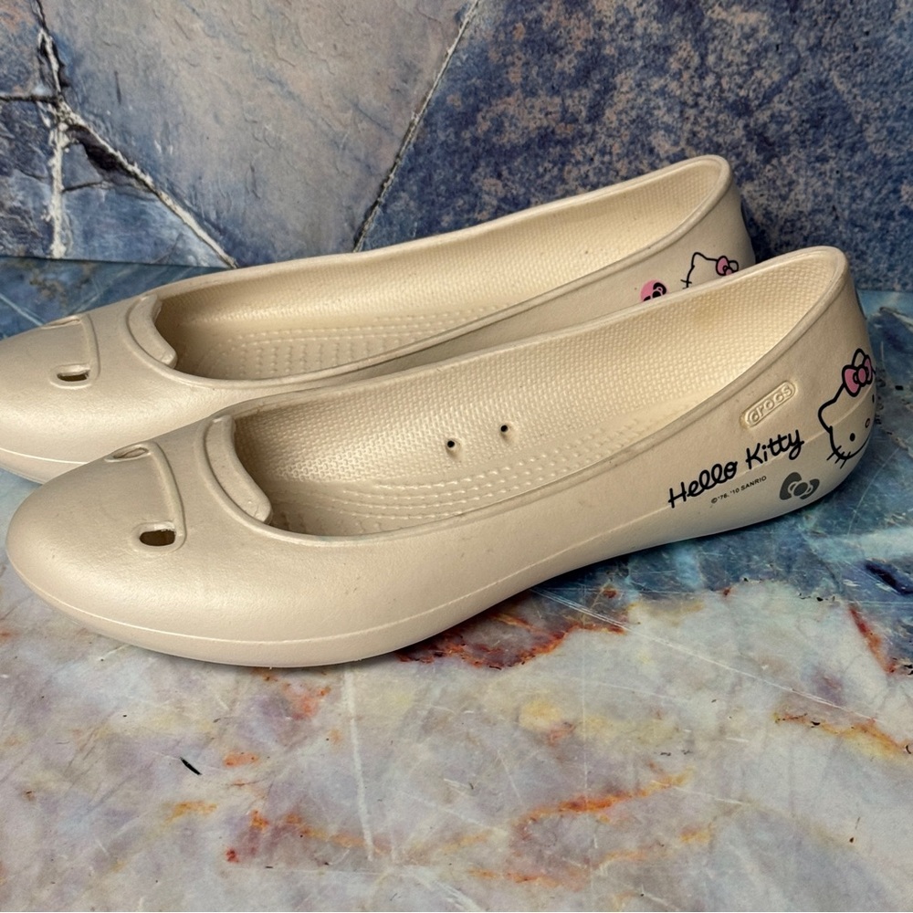Hello Kitty Women's Ballet Flats crocs women’s size 8 RARE